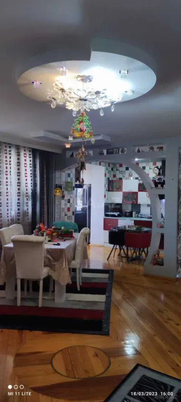 Satılır 4 otaqlı mənzil 100 m²