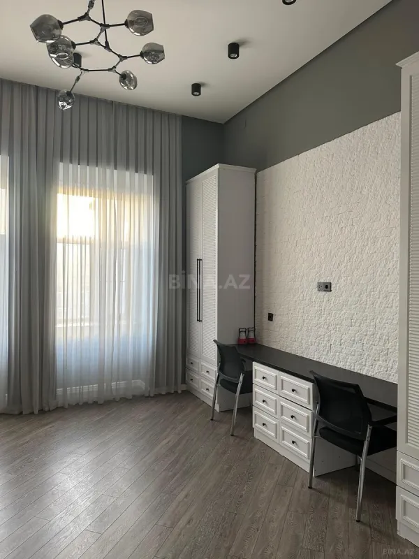 Kirayə verilir 3 otaqlı mənzil 140 m²