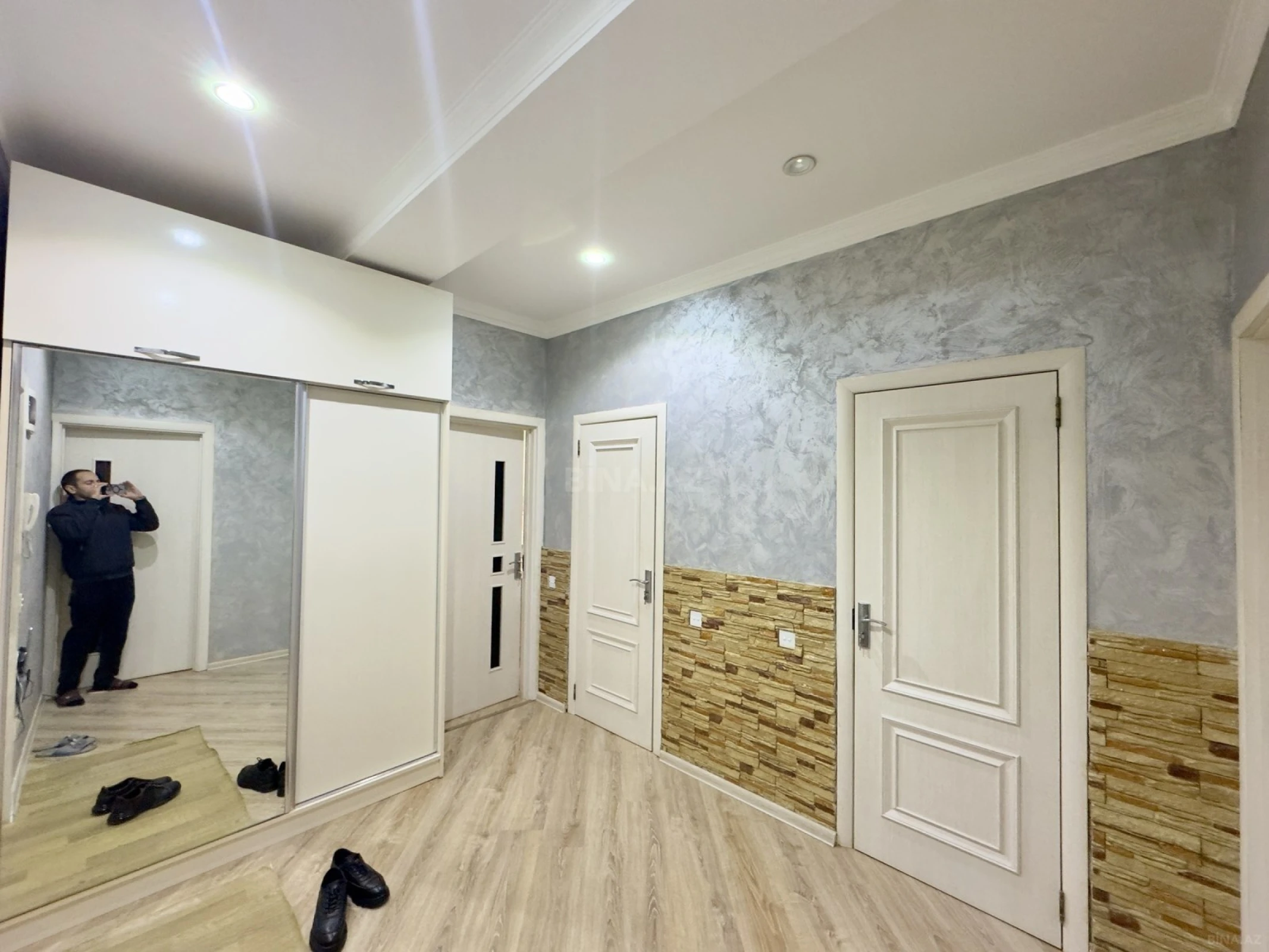 Satılır 3 otaqlı mənzil 97 m²