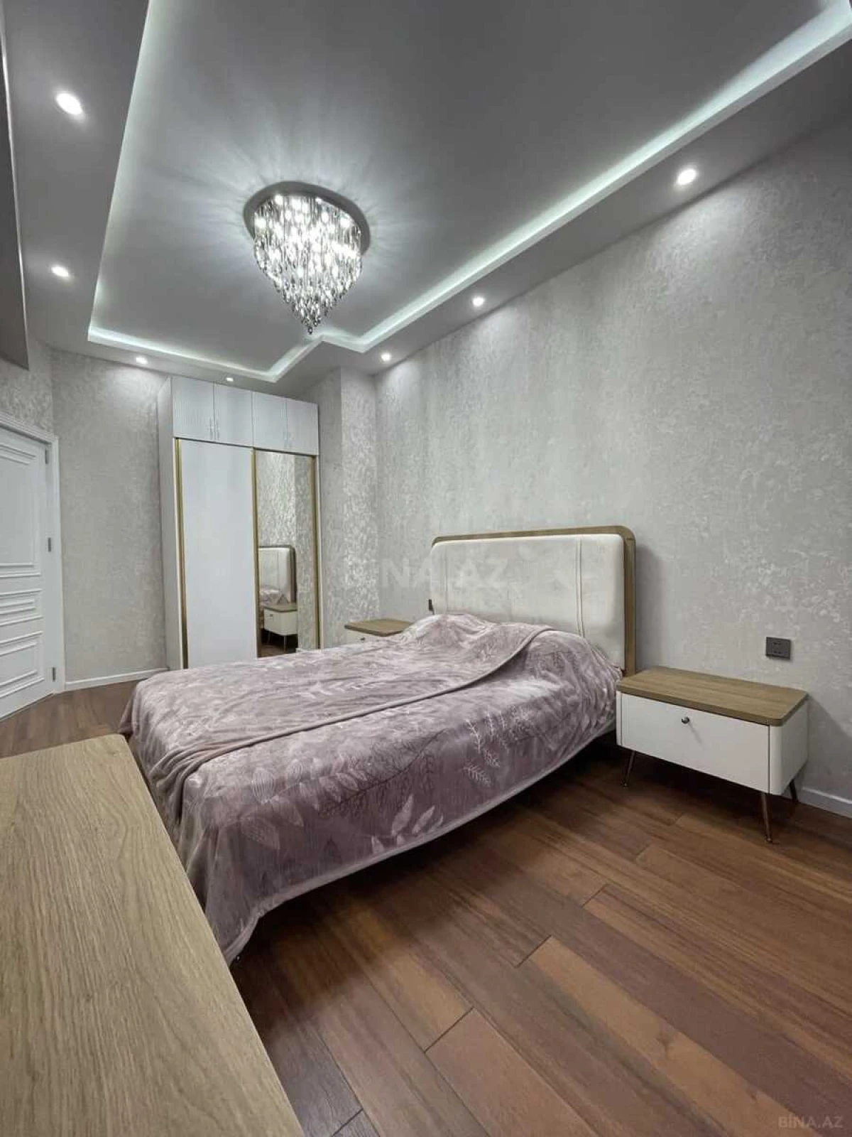 Satılır 2 otaqlı mənzil 65 m²