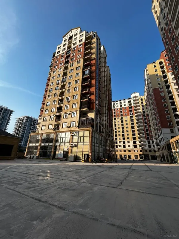 Satılır 3 otaqlı mənzil 137 m²