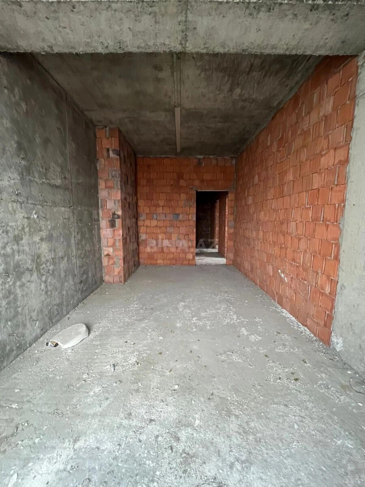 Satılır 3 otaqlı mənzil 137 m²