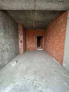 Satılır 3 otaqlı mənzil 137 m²