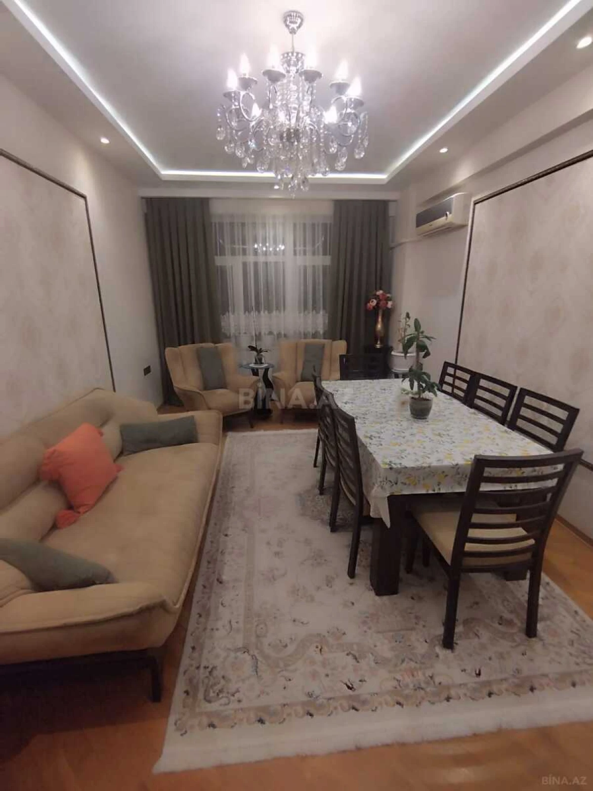 Satılır 3 otaqlı mənzil 108 m²