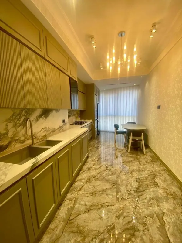Kirayə verilir 4 otaqlı mənzil 170.7 m²
