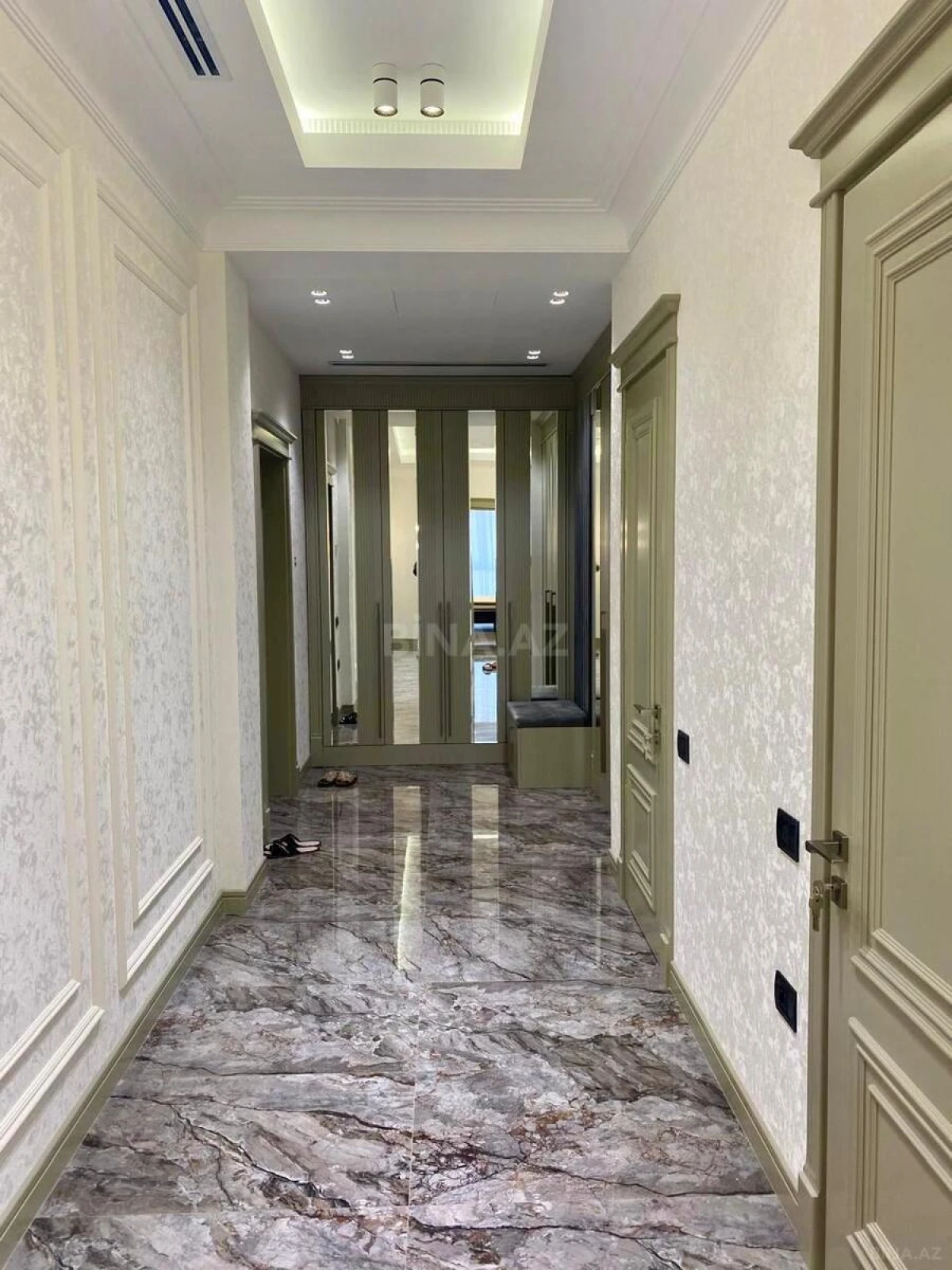 Kirayə verilir 4 otaqlı mənzil 170.7 m²