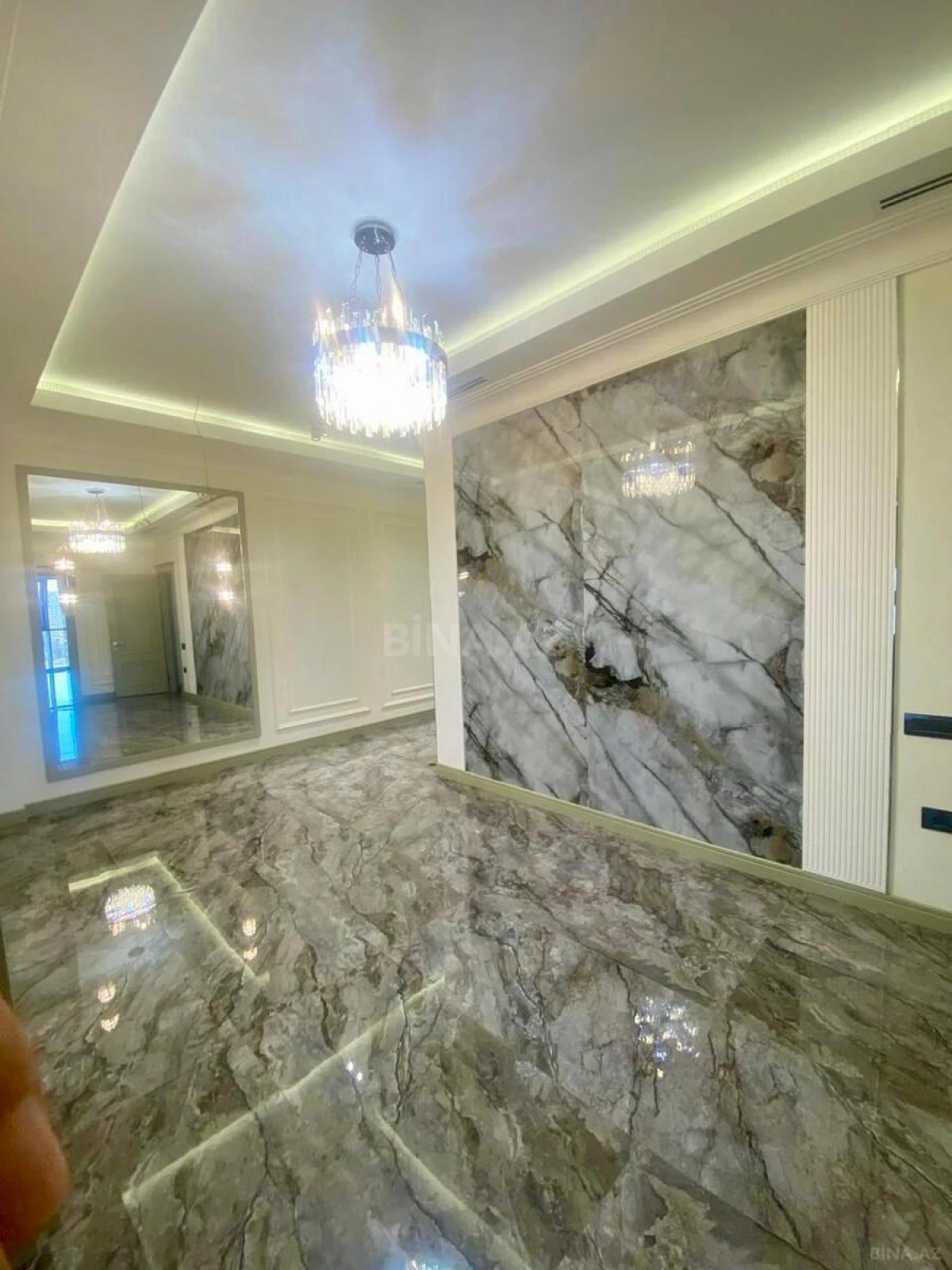 Kirayə verilir 4 otaqlı mənzil 170.7 m²