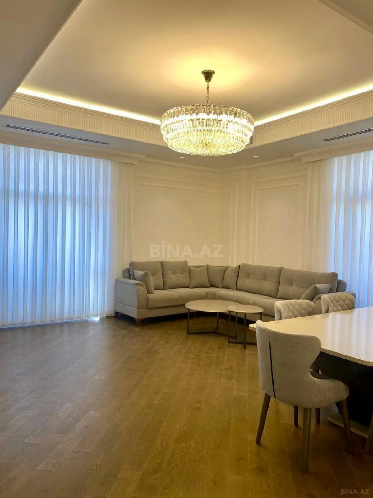 Kirayə verilir 4 otaqlı mənzil 170.7 m²