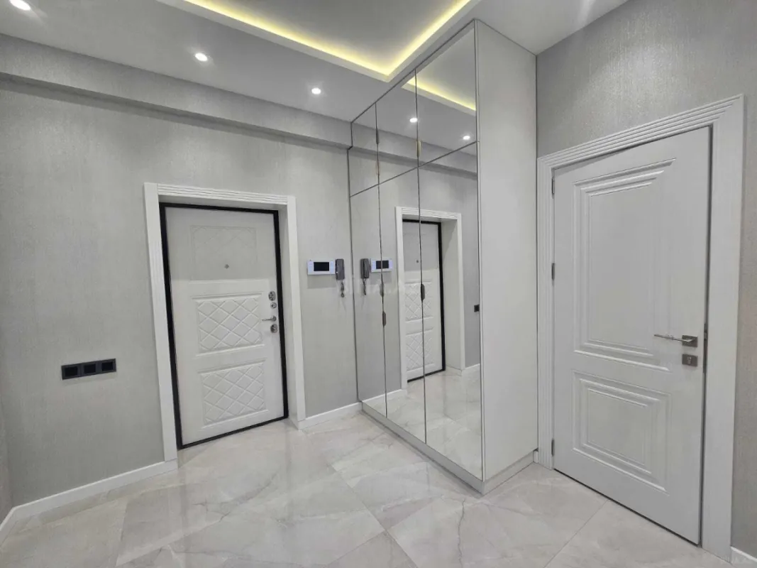 Kirayə verilir 2 otaqlı mənzil 80 m²