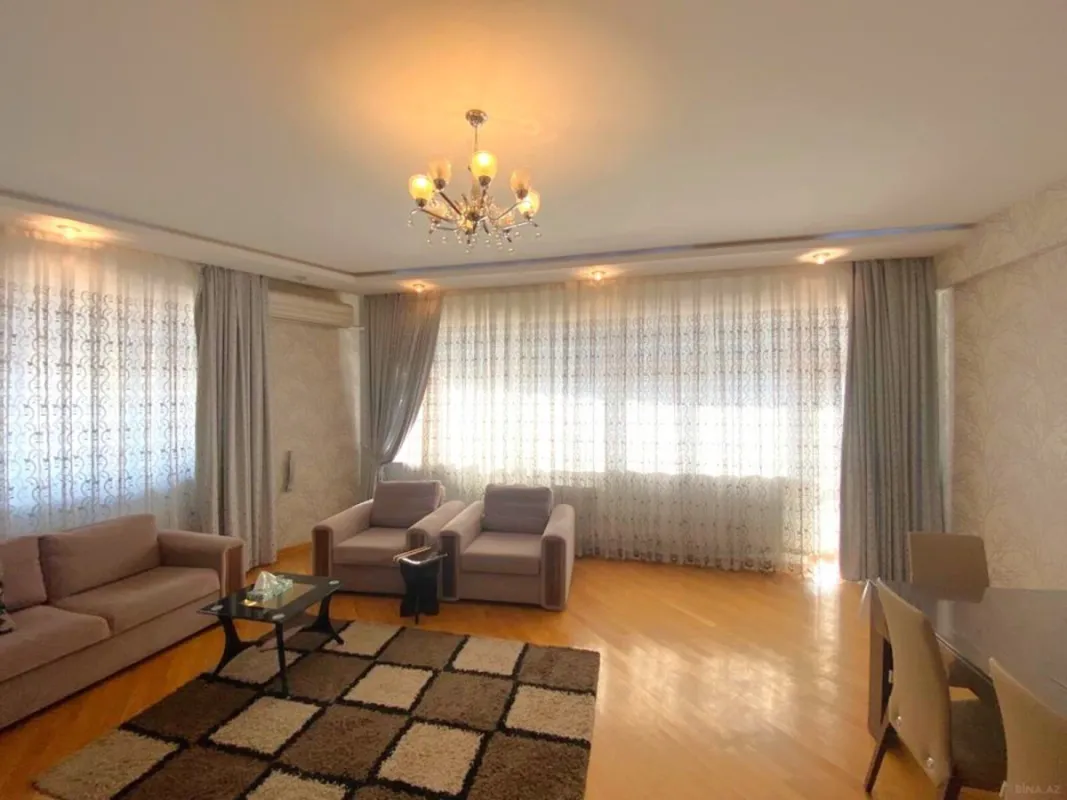 Satılır 3 otaqlı mənzil 147 m²