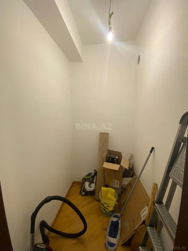 Satılır 3 otaqlı mənzil 147 m²