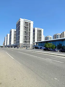 Satılır 4 otaqlı mənzil 176 m²