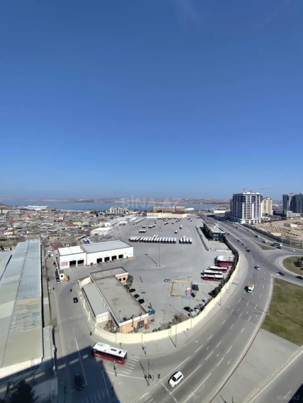 Satılır 4 otaqlı mənzil 176 m²