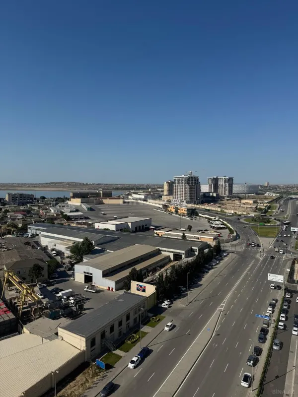 Satılır 4 otaqlı mənzil 176 m²