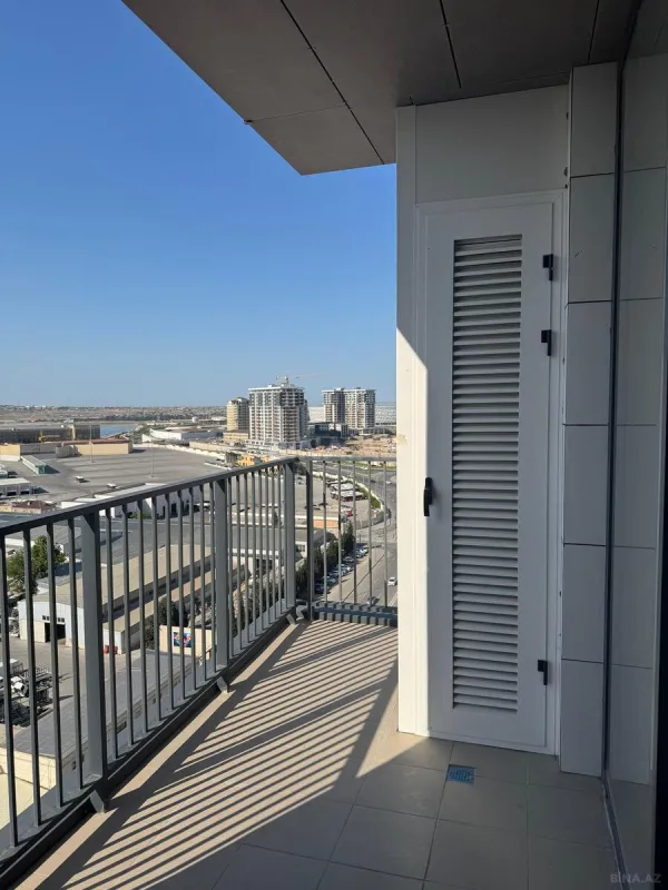 Satılır 4 otaqlı mənzil 176 m²