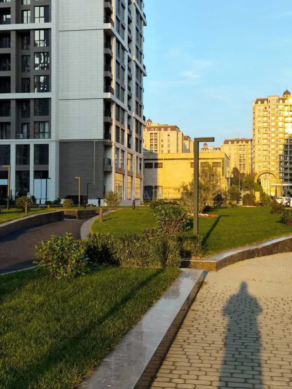 Satılır 4 otaqlı mənzil 176 m²