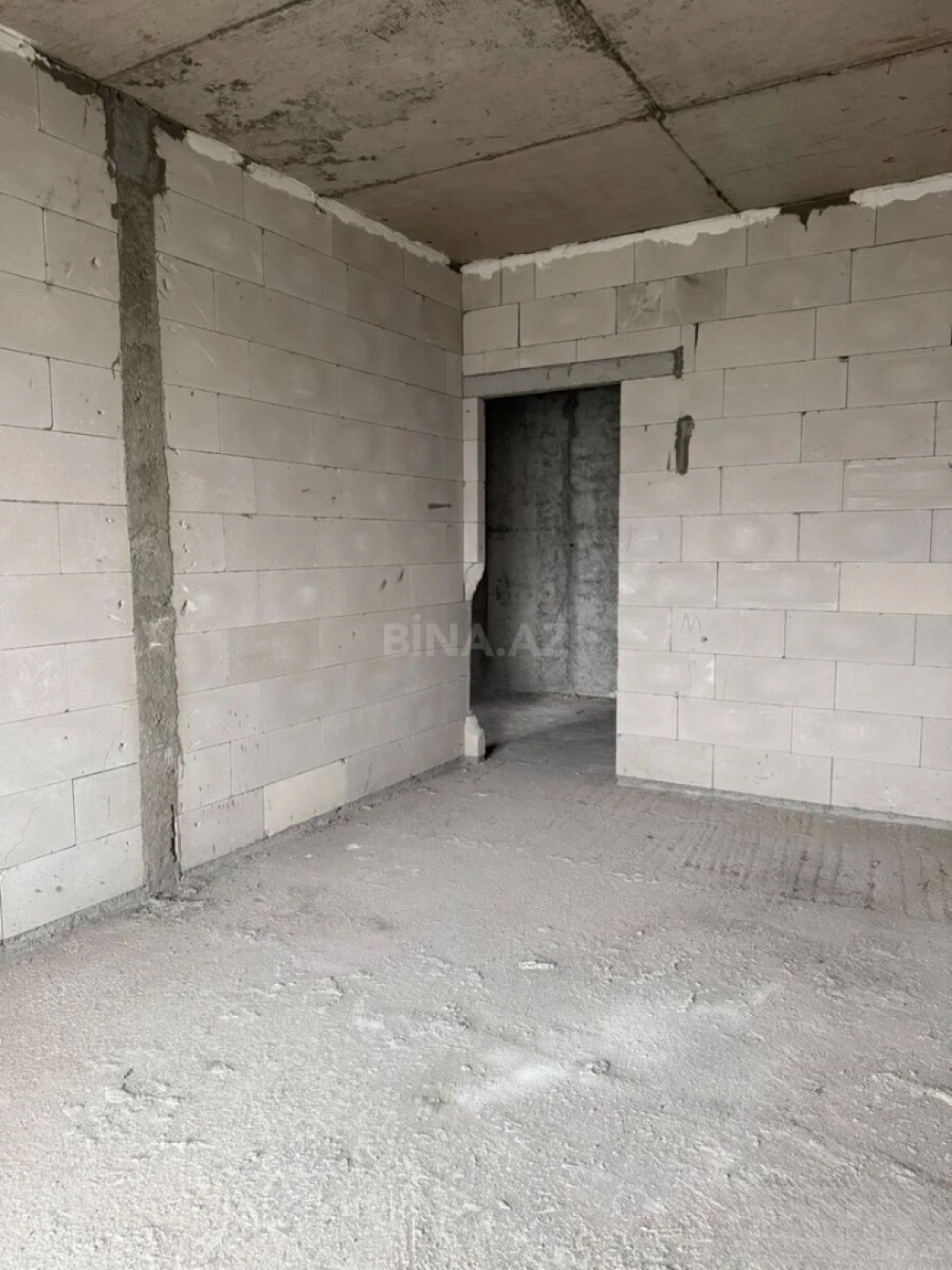 Satılır 2 otaqlı mənzil 98 m²