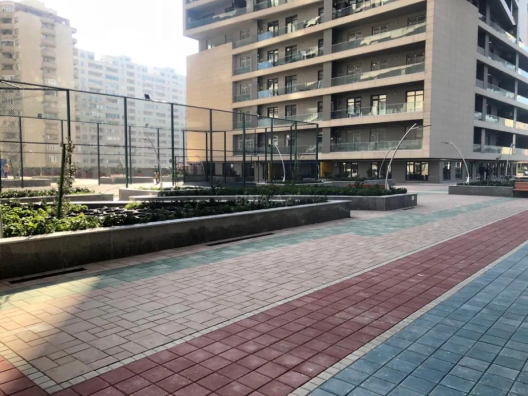 Satılır 2 otaqlı mənzil 98 m²