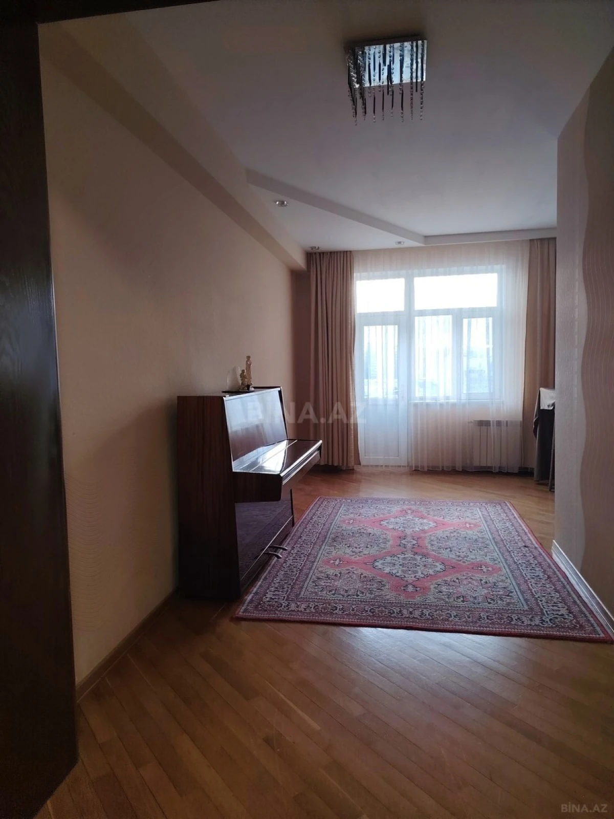 Kirayə verilir 3 otaqlı mənzil 120 m²