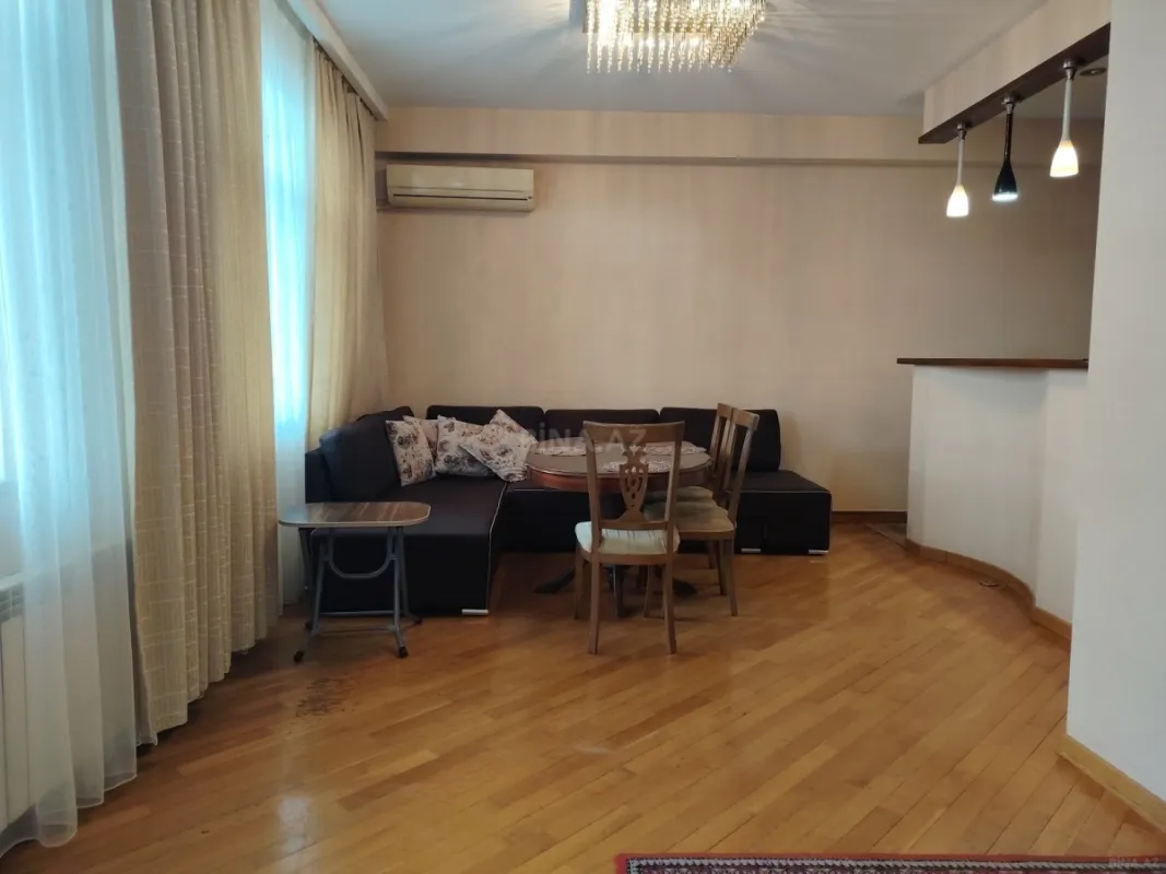 Kirayə verilir 3 otaqlı mənzil 120 m²