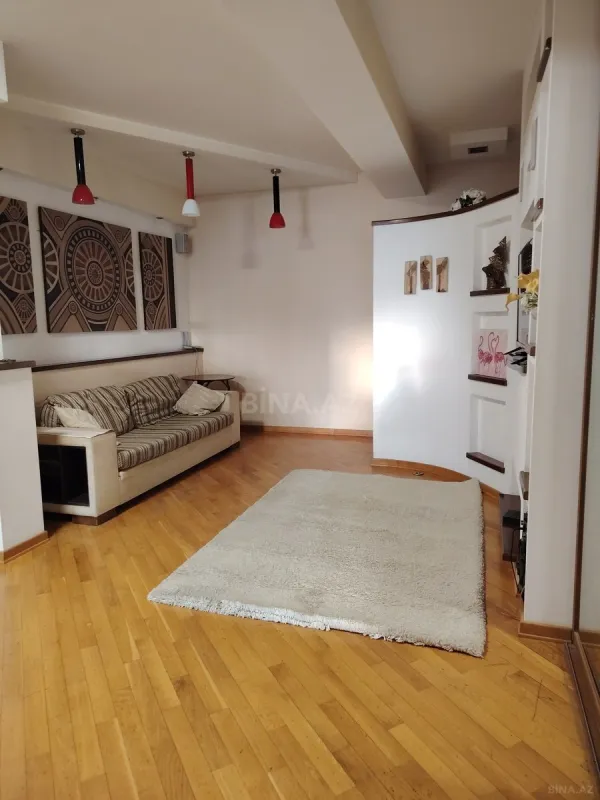 Kirayə verilir 3 otaqlı mənzil 120 m²