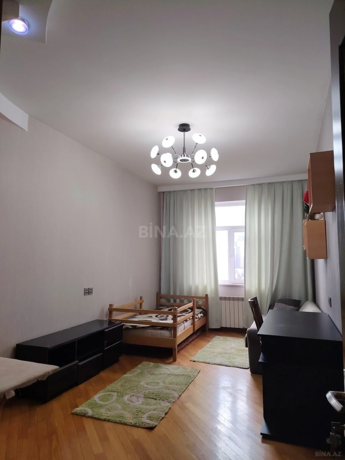 Kirayə verilir 3 otaqlı mənzil 120 m²