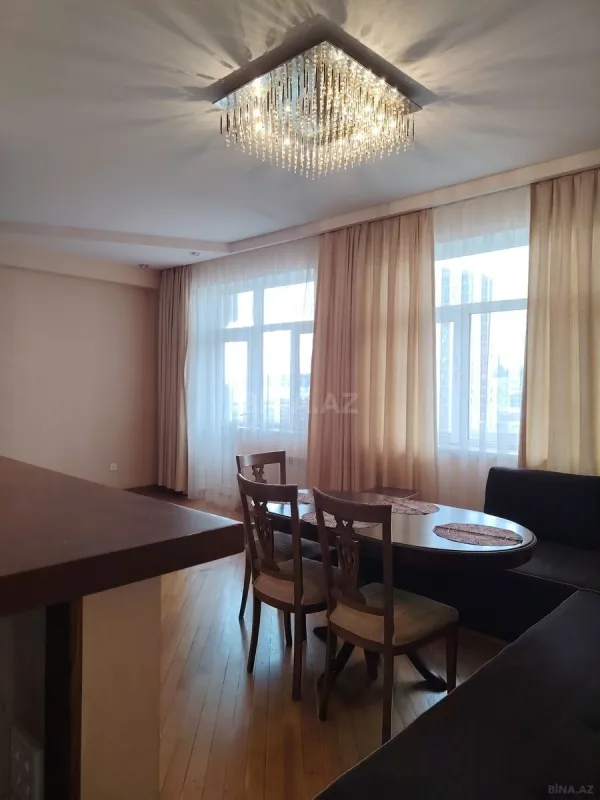 Kirayə verilir 3 otaqlı mənzil 120 m²