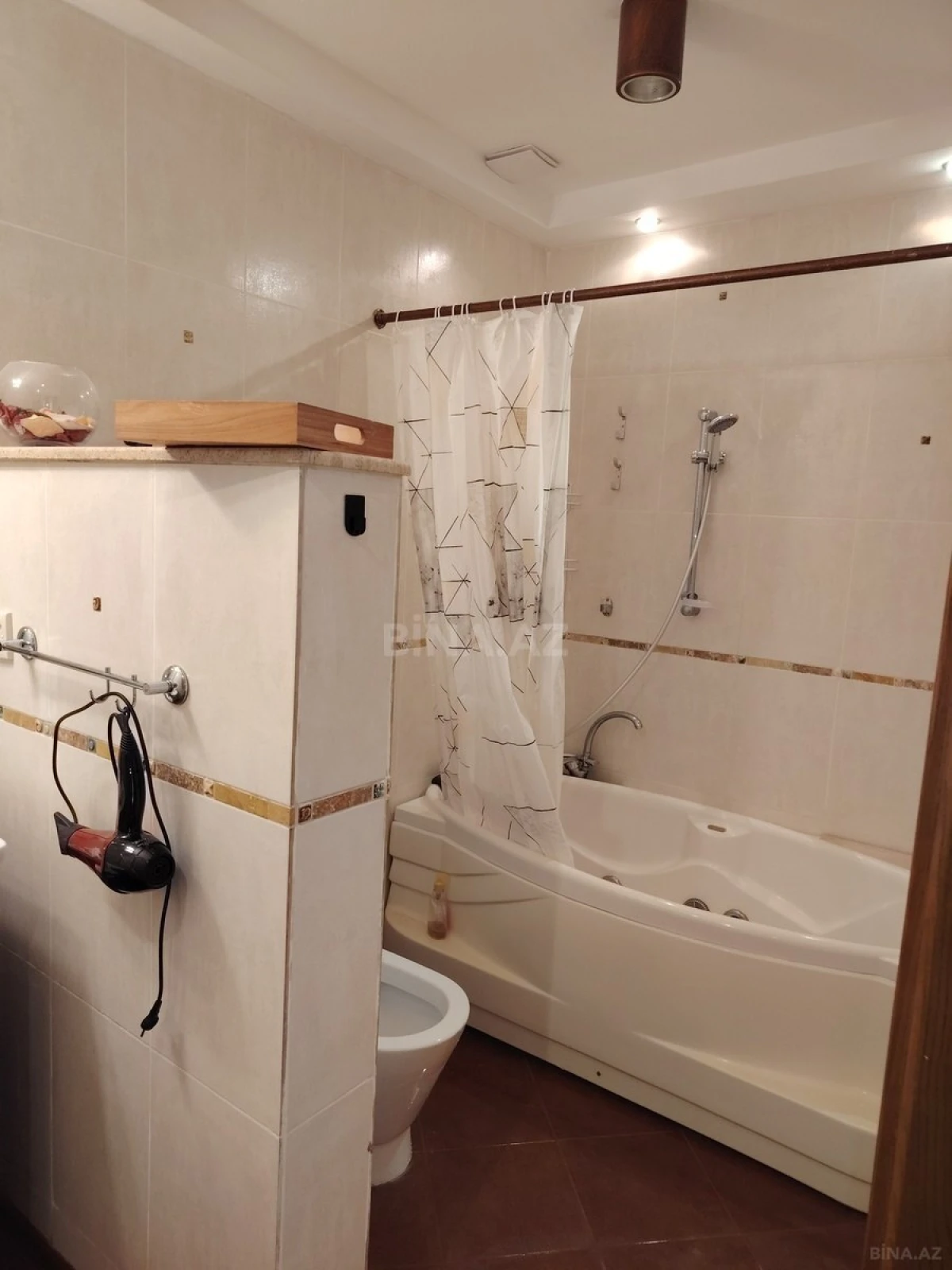 Kirayə verilir 3 otaqlı mənzil 120 m²