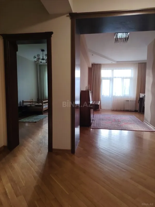 Kirayə verilir 3 otaqlı mənzil 120 m²