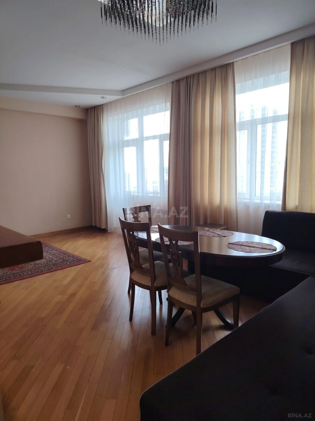 Kirayə verilir 3 otaqlı mənzil 120 m²