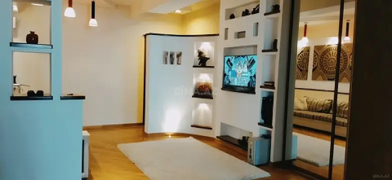 Kirayə verilir 3 otaqlı mənzil 120 m²