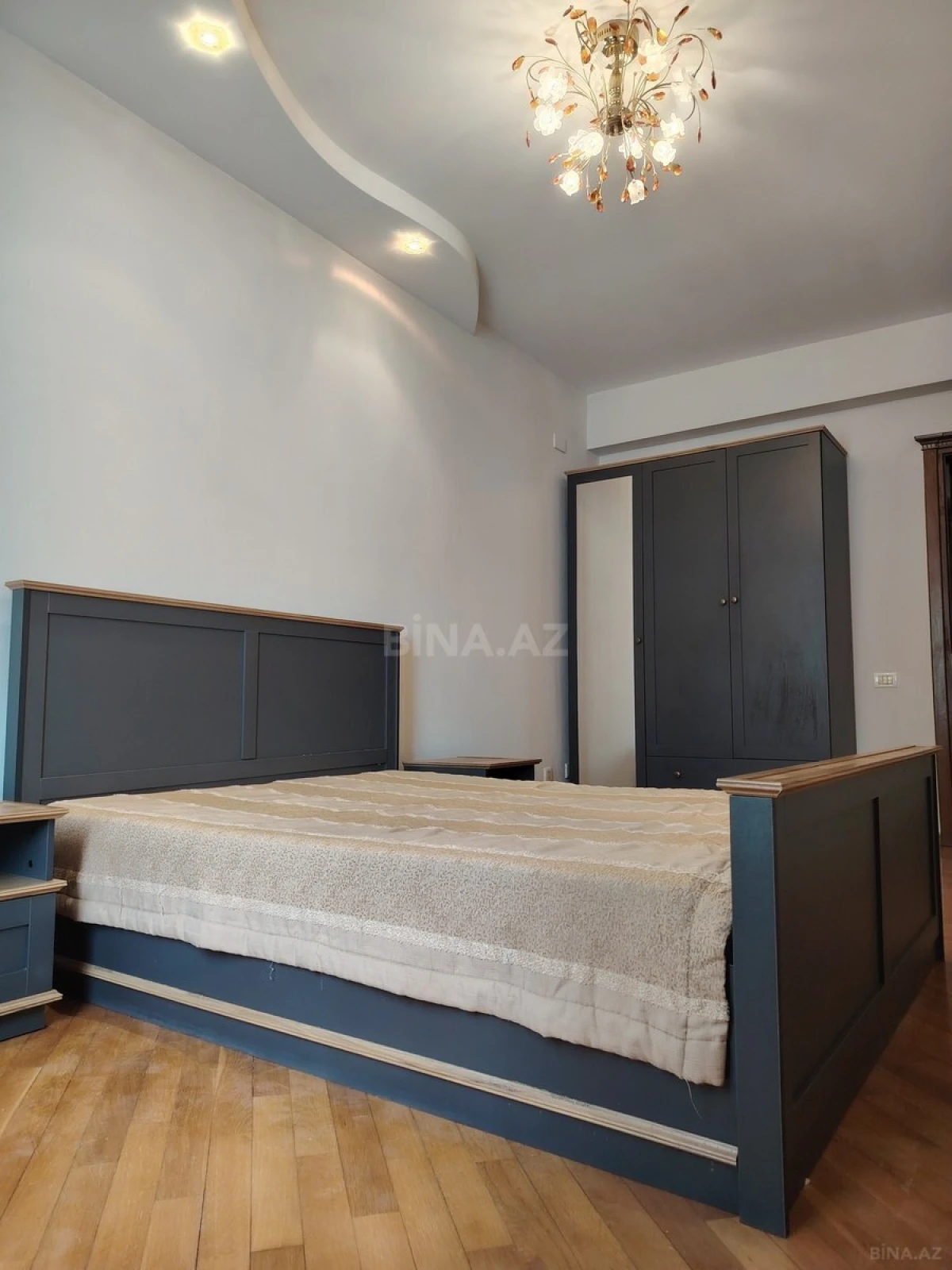 Kirayə verilir 3 otaqlı mənzil 120 m²