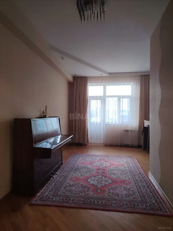Kirayə verilir 3 otaqlı mənzil 120 m²