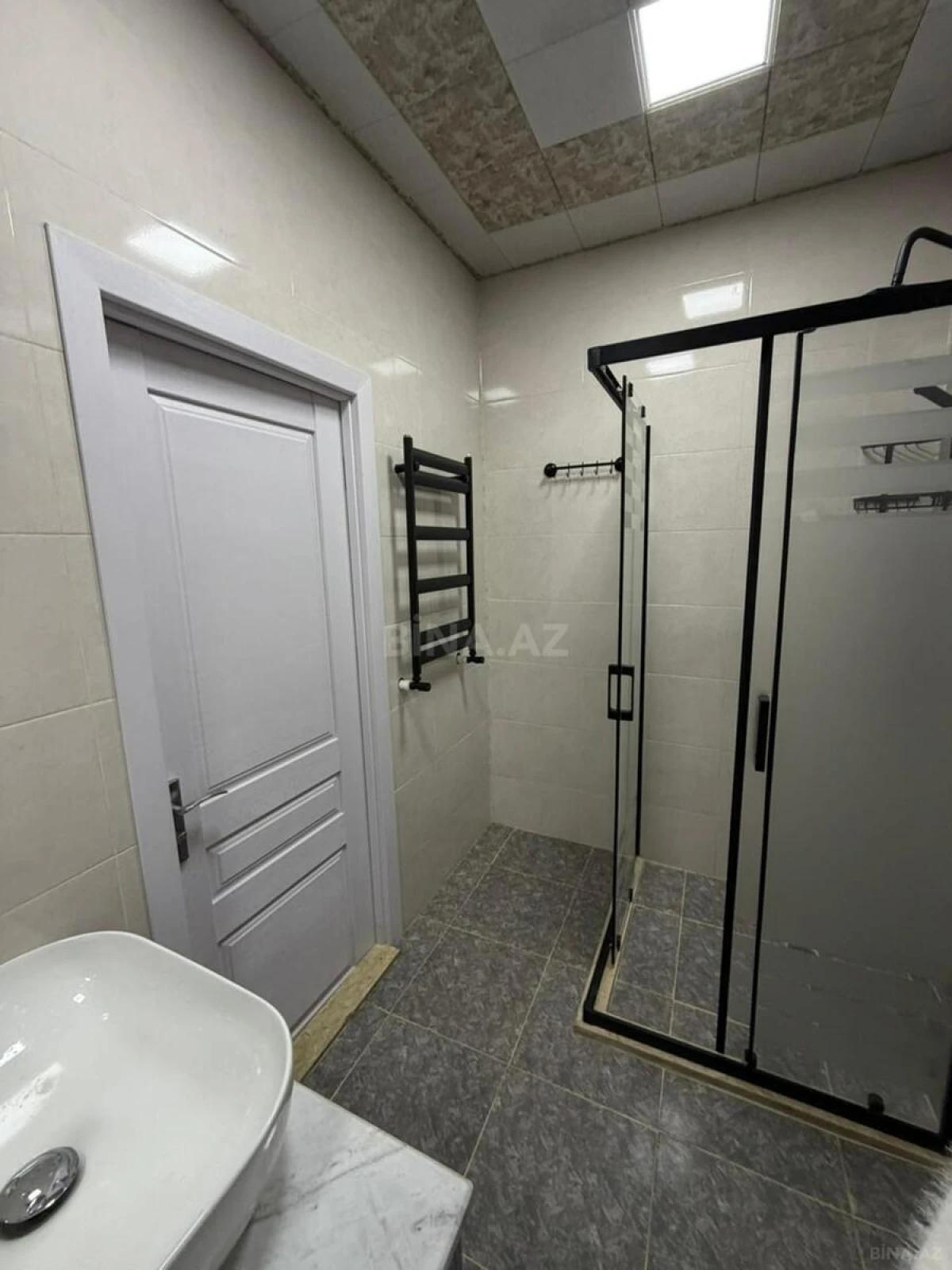 Kirayə verilir 2 otaqlı mənzil 65 m²