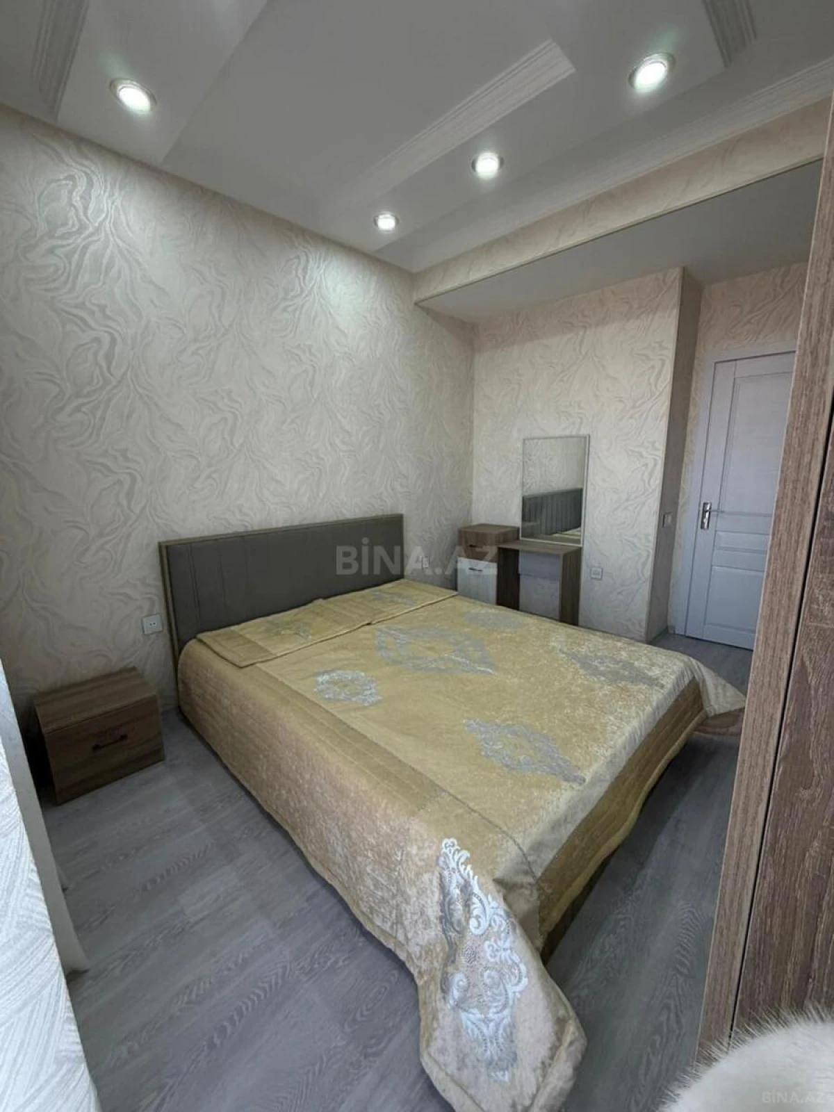 Kirayə verilir 2 otaqlı mənzil 65 m²