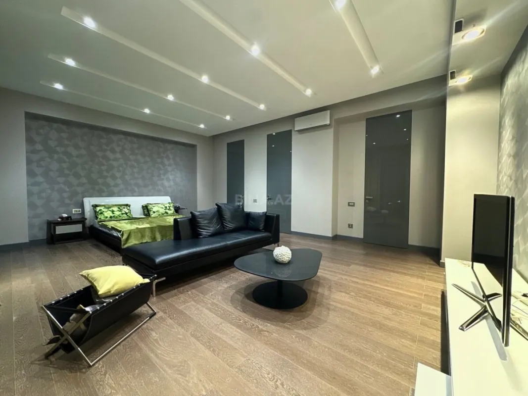 Kirayə verilir 6 otaqlı həyət evi 420 m²
