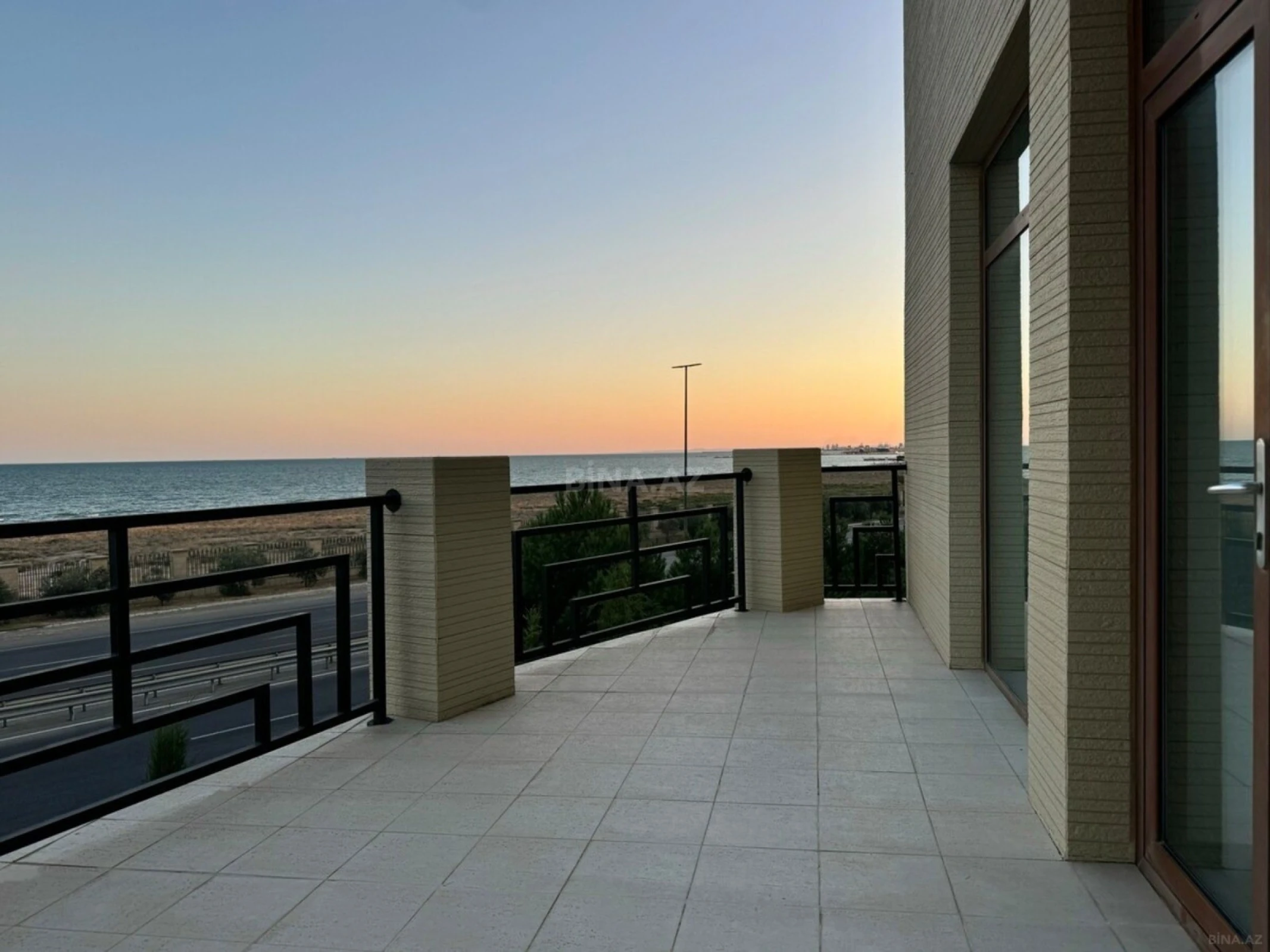 Kirayə verilir 6 otaqlı həyət evi 420 m²