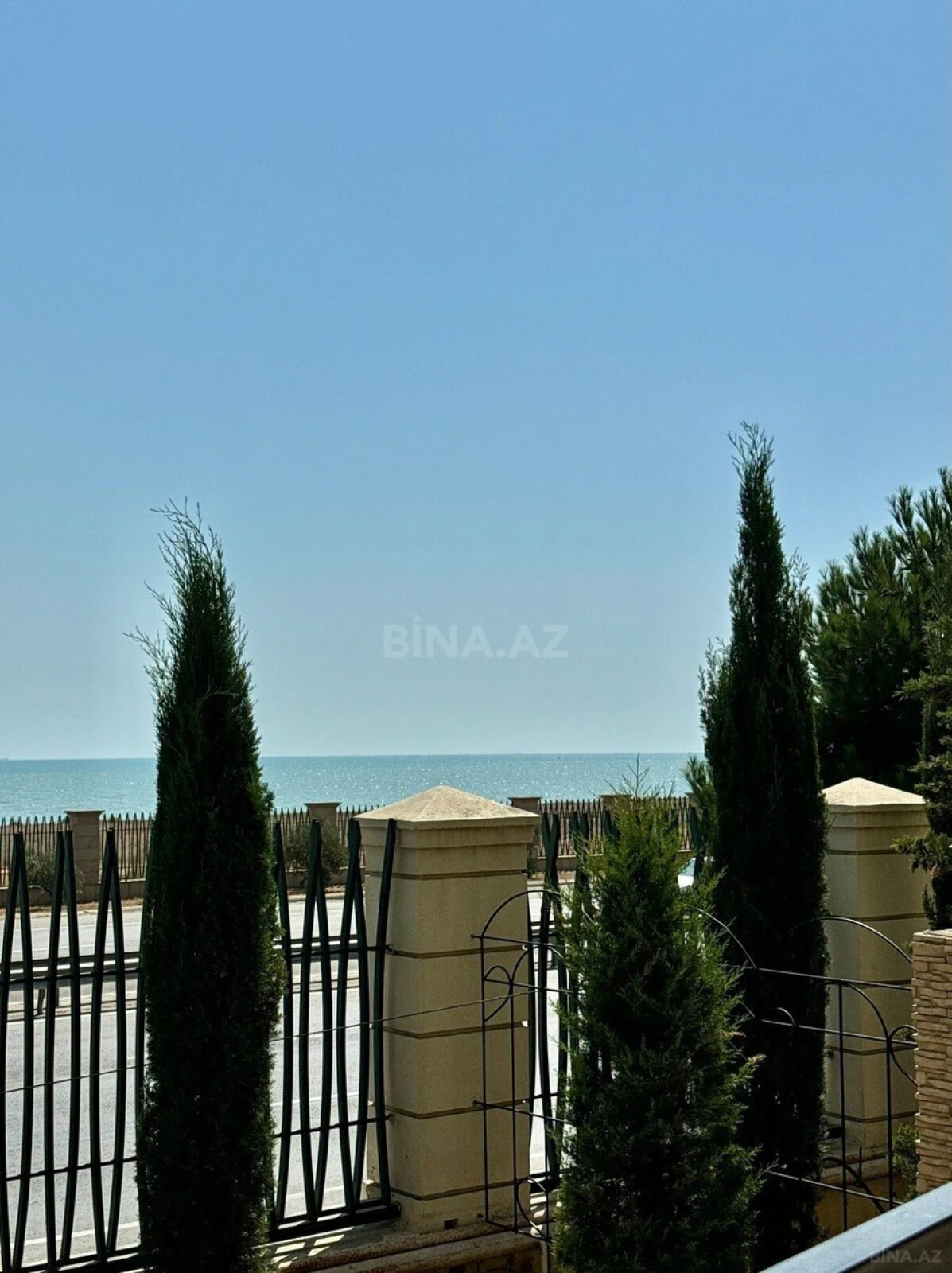 Kirayə verilir 6 otaqlı həyət evi 420 m²