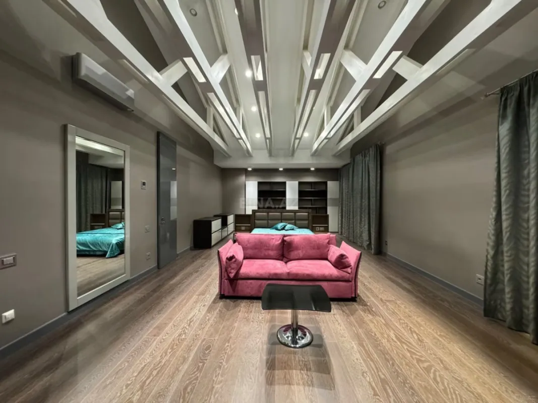 Kirayə verilir 6 otaqlı həyət evi 420 m²