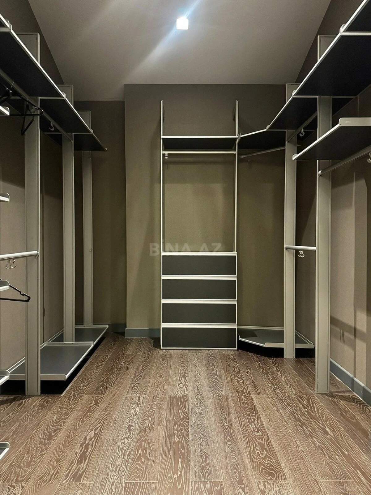 Kirayə verilir 6 otaqlı həyət evi 420 m²