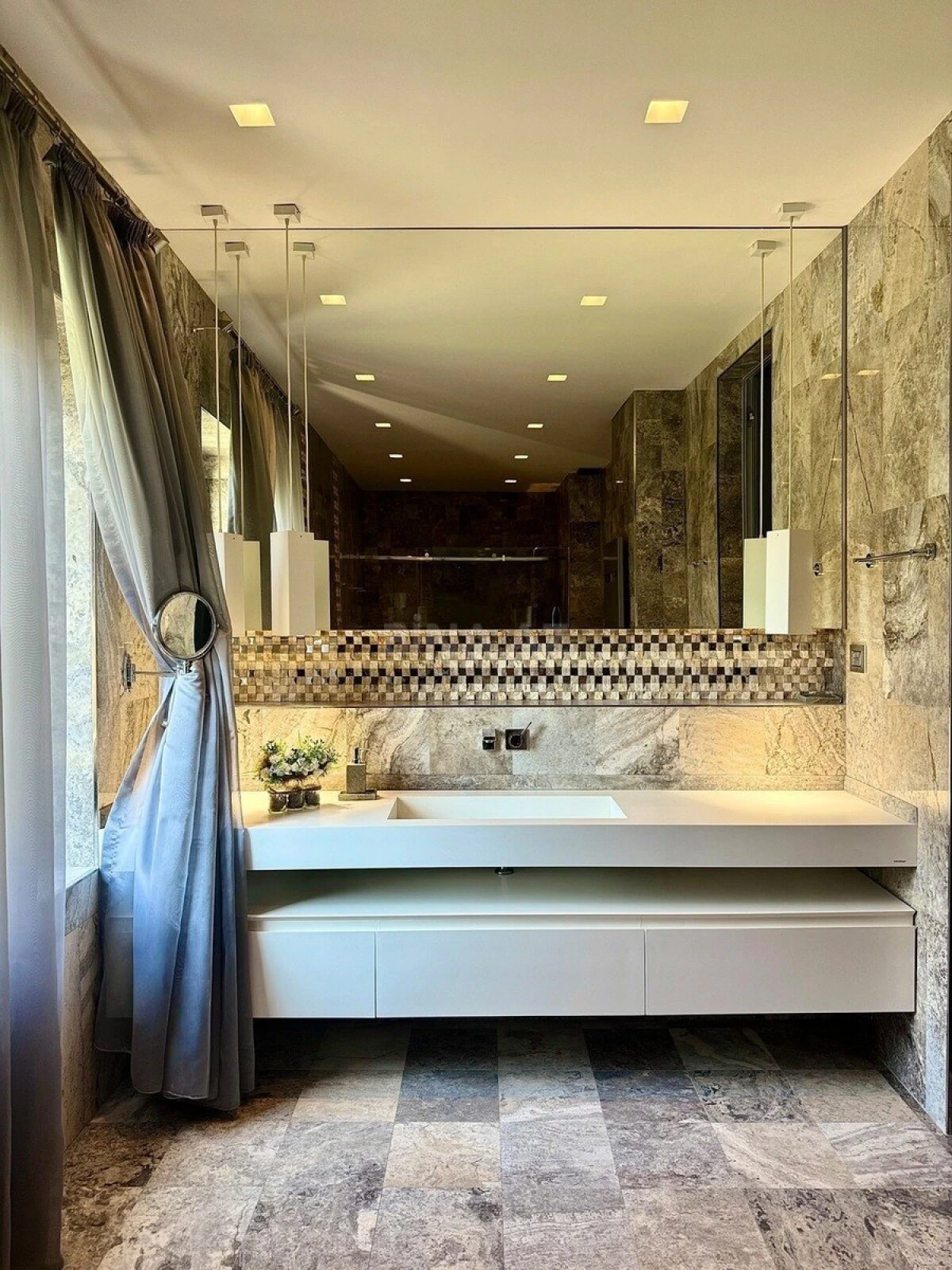 Kirayə verilir 6 otaqlı həyət evi 420 m²