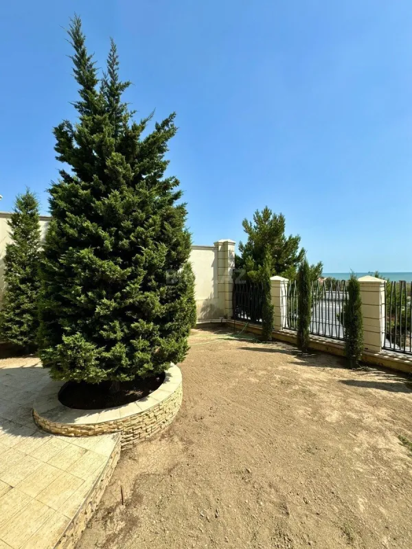 Kirayə verilir 6 otaqlı həyət evi 420 m²