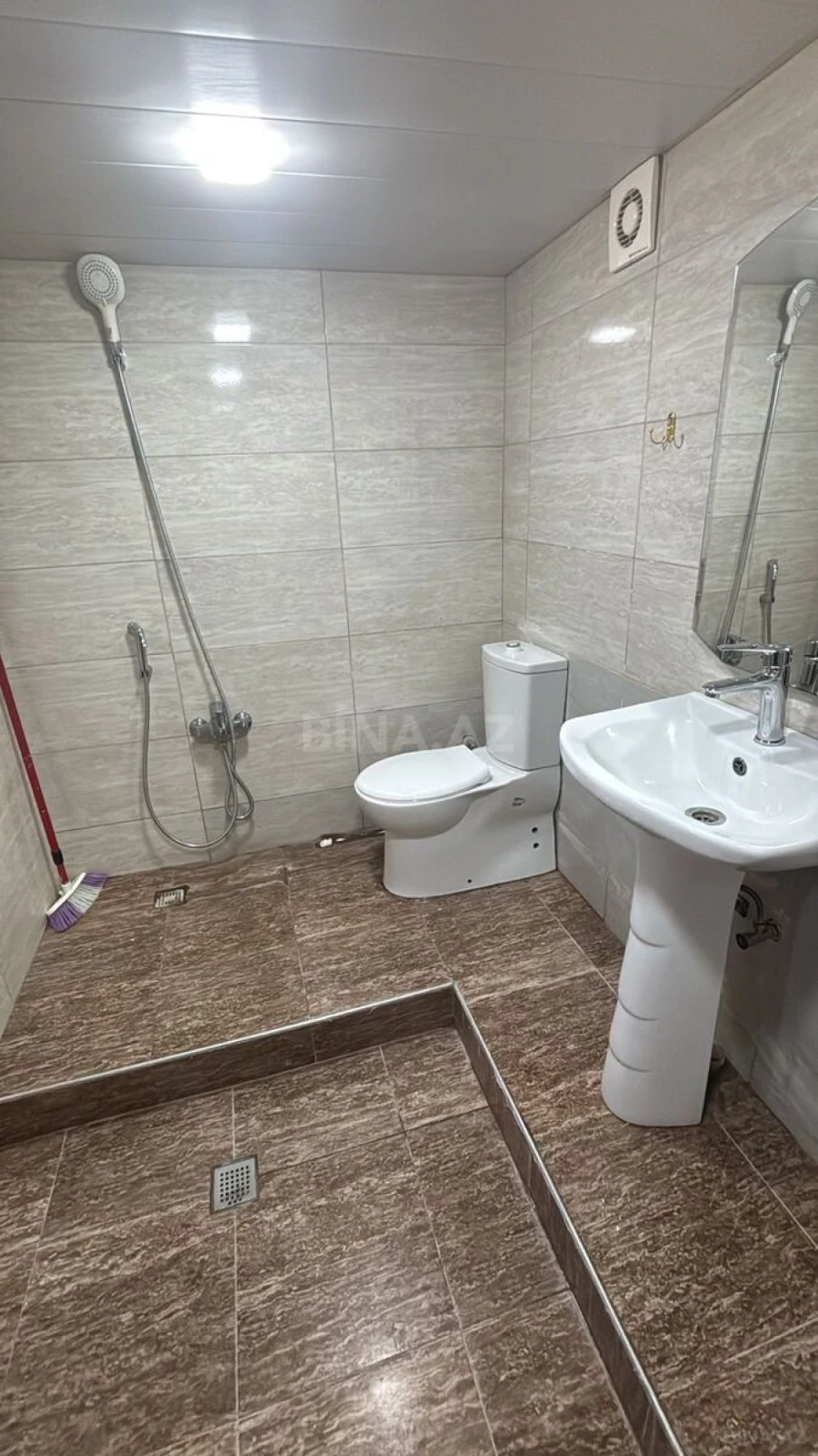 Kirayə verilir obyekt 150 m²