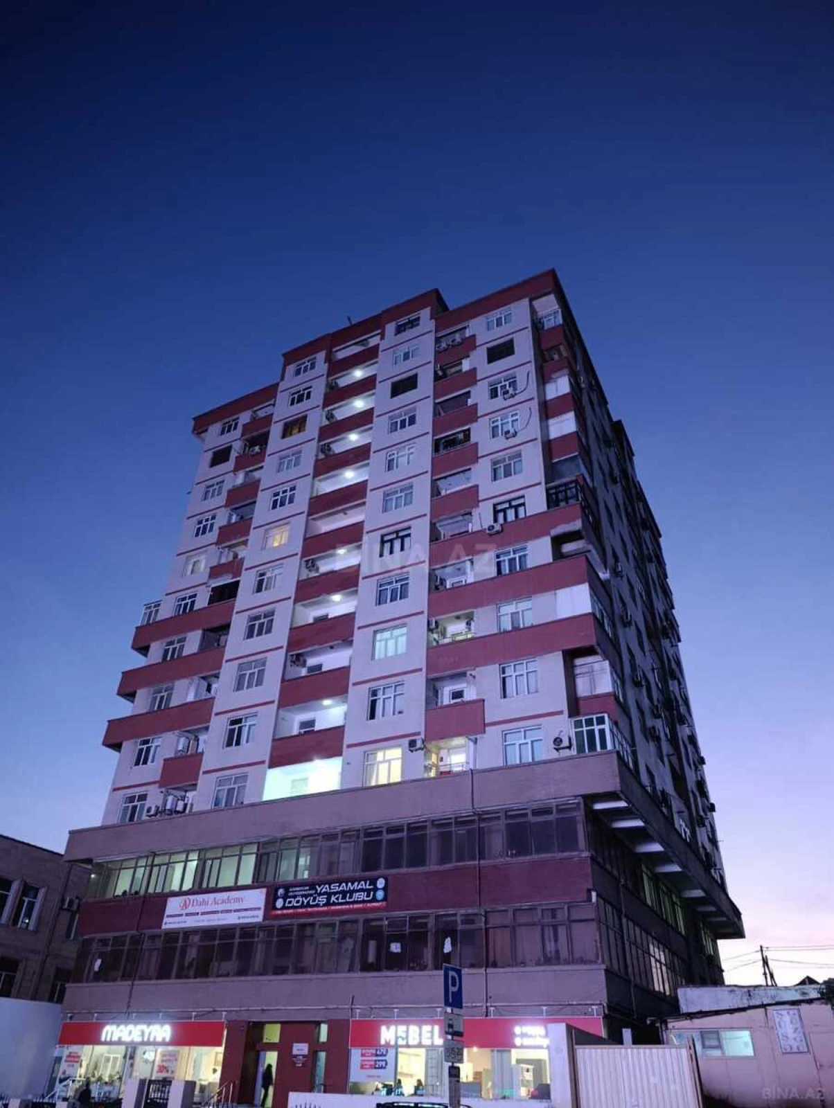 Satılır 3 otaqlı mənzil 120 m²
