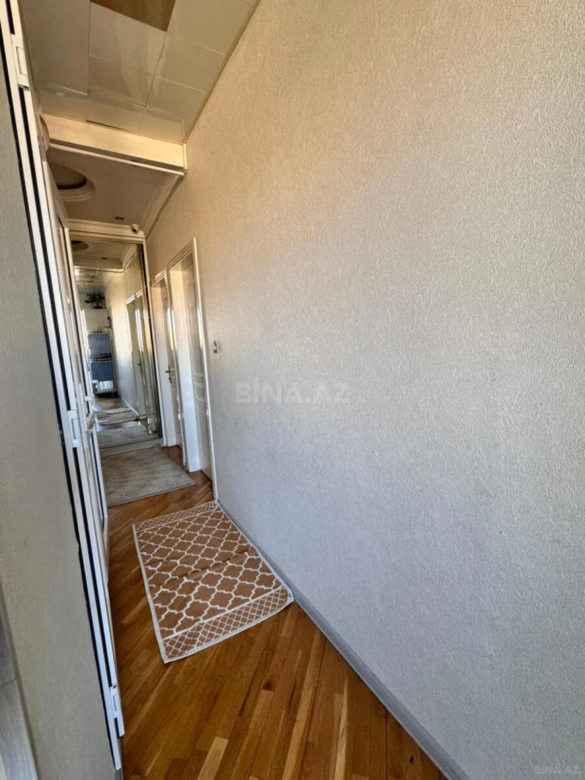 Satılır 4 otaqlı mənzil 102 m²