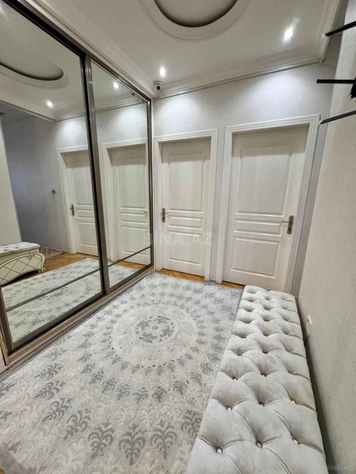 Satılır 4 otaqlı mənzil 102 m²