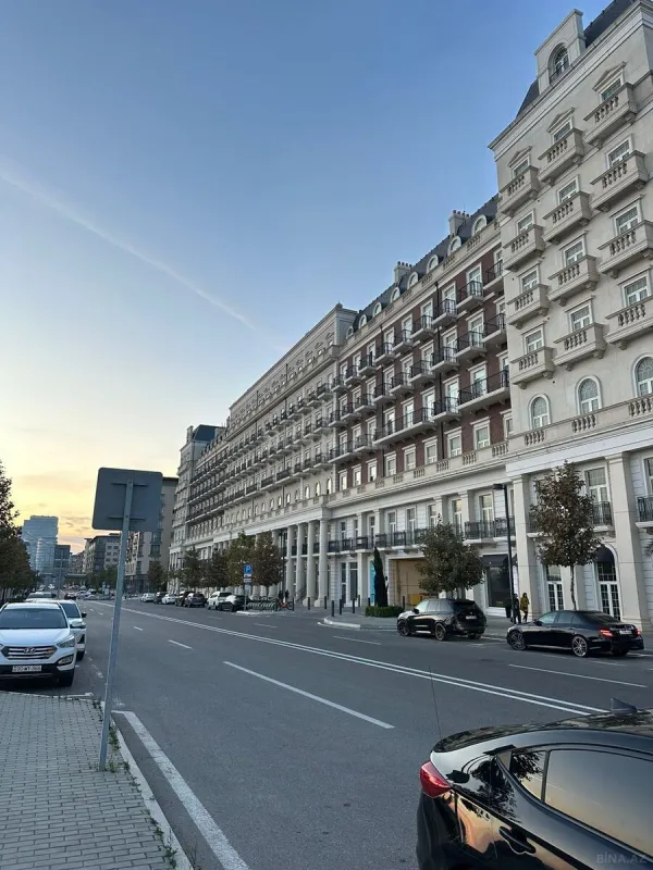 Satılır 3 otaqlı mənzil 104 m²