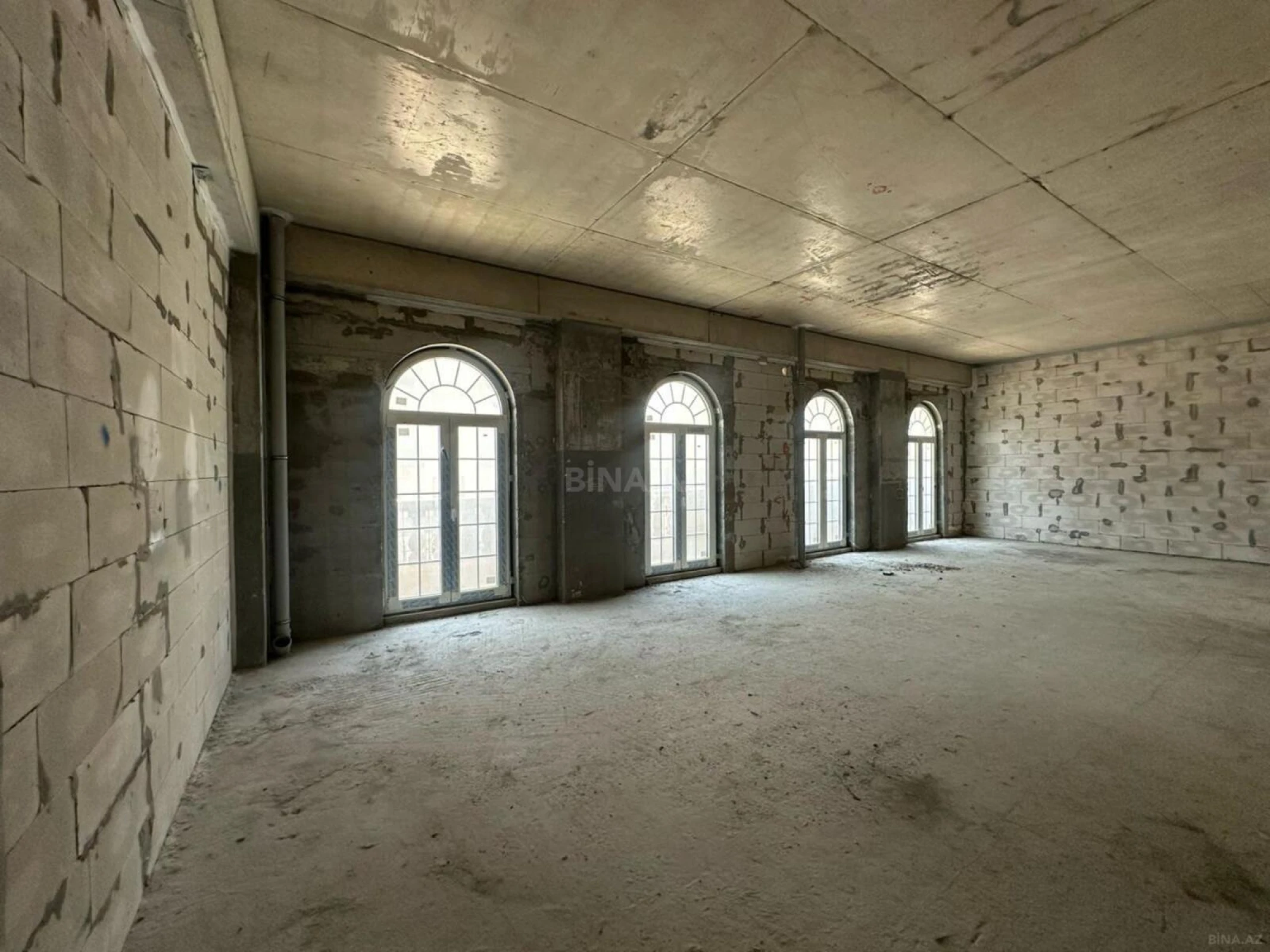 Satılır 3 otaqlı mənzil 104 m²