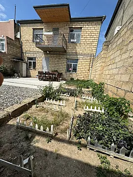 Satılır 5 otaqlı həyət evi 200 m²