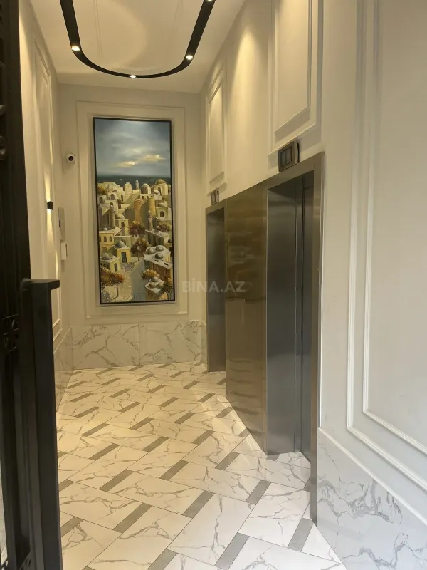 Satılır 3 otaqlı mənzil 142 m²